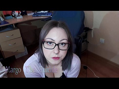 ❤️ Chica sexy con gafas chupa consolador profundamente en la cámara ❌  Sexo en es.truedating.top ❌️