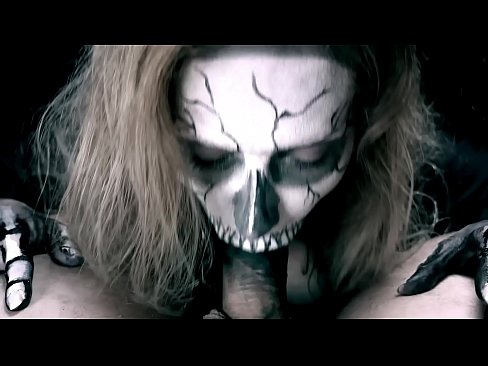 ❤️ Demon girl chupando pollas con su boca negra y tragando semen ❌  Sexo en es.truedating.top ❌️